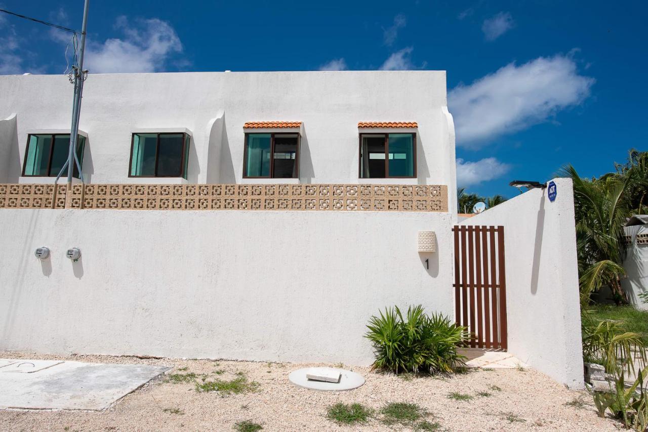 97982 New Modern Villa, Private Pool, High Internet Speed, 2 Blocks From The Beach Pueblo Chicxulub Exterior foto